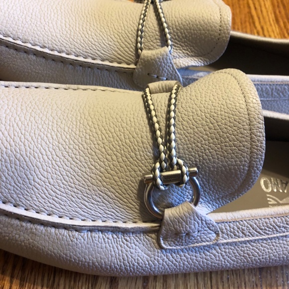 Salvatore Ferragamo - Driver Gancini Ornament Loafers - Light Grey main image 7
